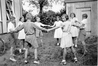 BB children dancing outside invicta lodge AR.jpg